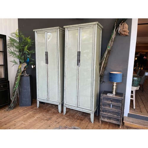 Lacquered Cabinet Tapered Light Grey/Green