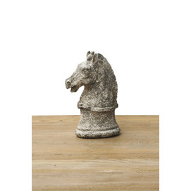 PEDESTAL CABEZA CABALLO RESINA BLANCO-GRIS ANTIGUO