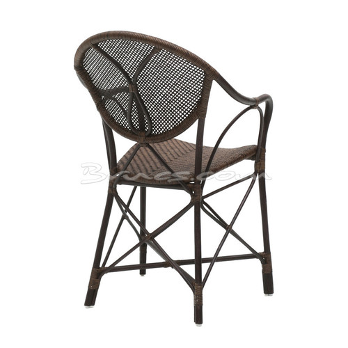 SILLA CON BRAZOS NAGA RATTAN MARRÓN OSCURA