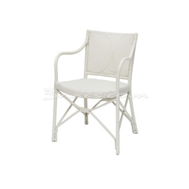 SILLA CON BRAZOS MAMBO RATTAN BLANCO