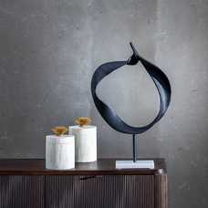 CAJA CREMA METAL / RESINA DECORACIÓN 11,50 X 11,50 X 18 CM