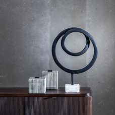 FIGURA NEGRO ALUMINIO/MÁRMOL DECORACIÓN 34 X 10,50 X 47 CM FIGURA NEGRO ALUMINIO/MÁRMOL DECORACIÓN 34 X 10,50 X 47 CM