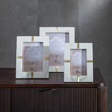 PORTAFOTOS 13X18 CREMA-ORO RESINA 17,50 X 1,50 X 22 CM