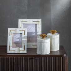 PORTAFOTOS 15X20 CREMA-ORO RESINA 22 X 1,50 X 27 CM