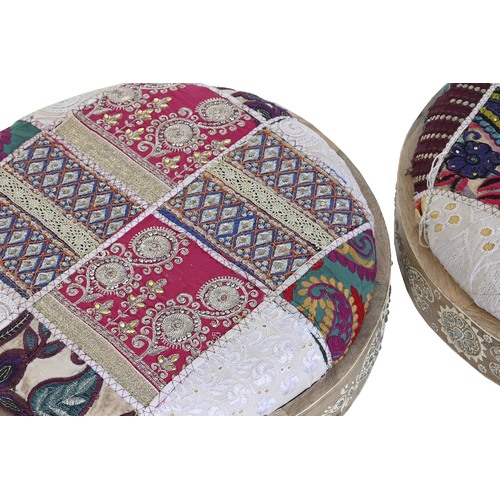 REPOSAPIES MANGO POLIESTER 40X40X22,8 2 SURT.