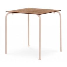 Mesa FERAY, apilable, epoxi color arena, tablero fenólico roble Country 69 x 69 cms.