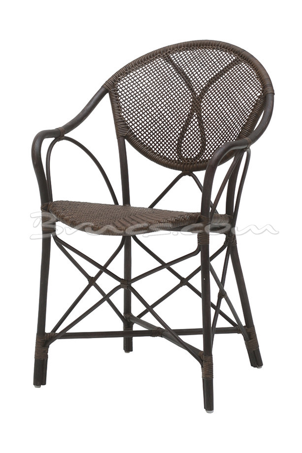 SILLA CON BRAZOS NAGA RATTAN MARRÓN OSCURA