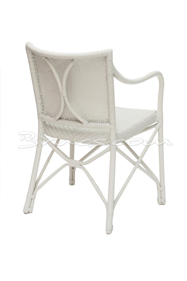 SILLA CON BRAZOS MAMBO RATTAN BLANCO